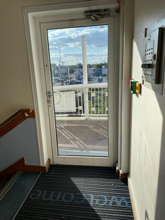 Thurrock Hotel M25 Services Aveley Exteriör bild