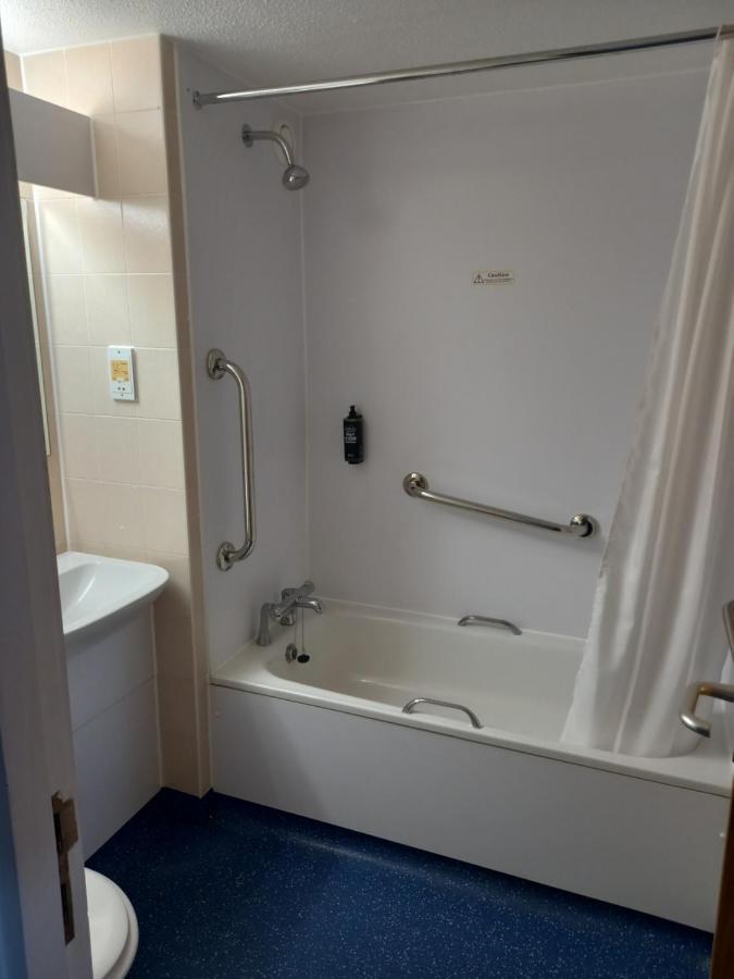 Thurrock Hotel M25 Services Aveley Exteriör bild