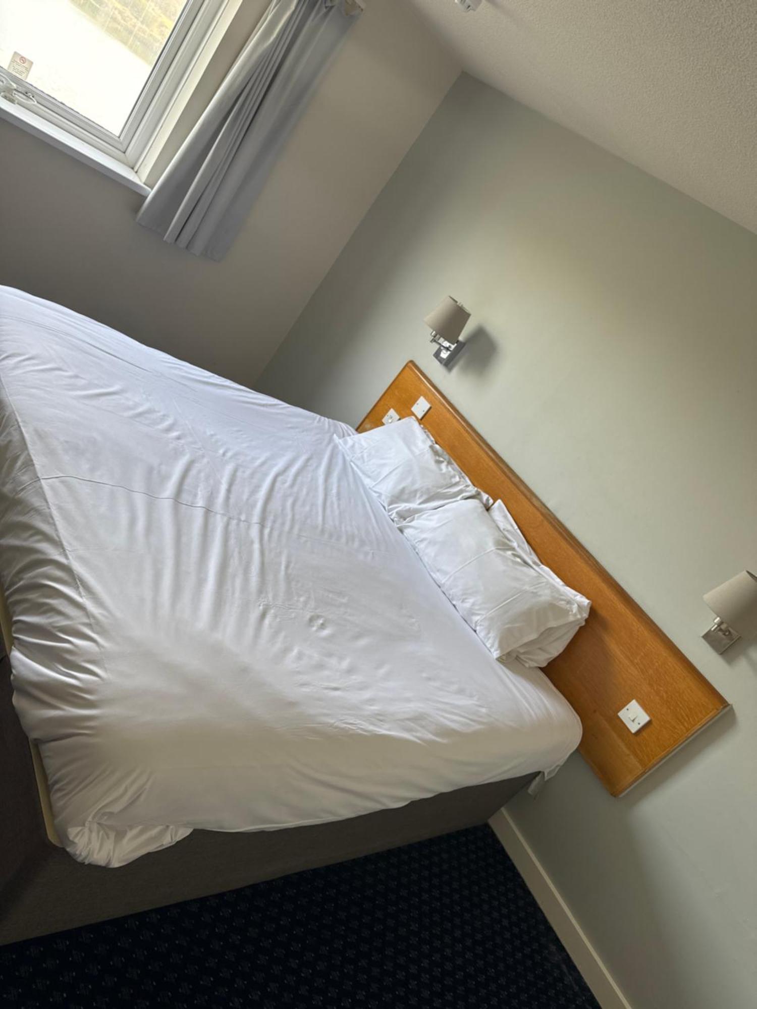 Thurrock Hotel M25 Services Aveley Exteriör bild