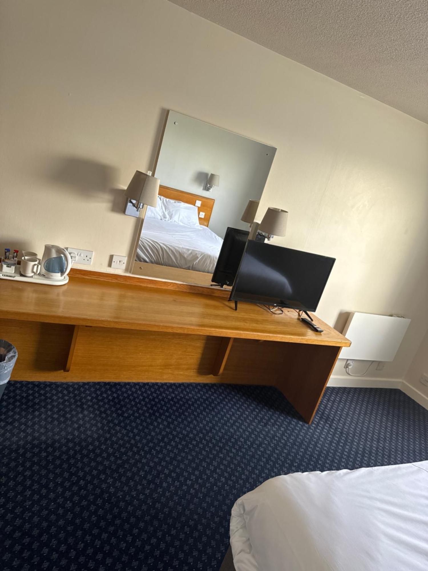 Thurrock Hotel M25 Services Aveley Exteriör bild